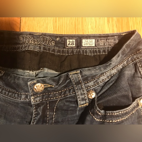 MISS ME~Mid-Rise~Easy Boot~Jeans~Sz 28~Embellished, Creased & Whiskered~JE8511ER - Picture 8 of 14